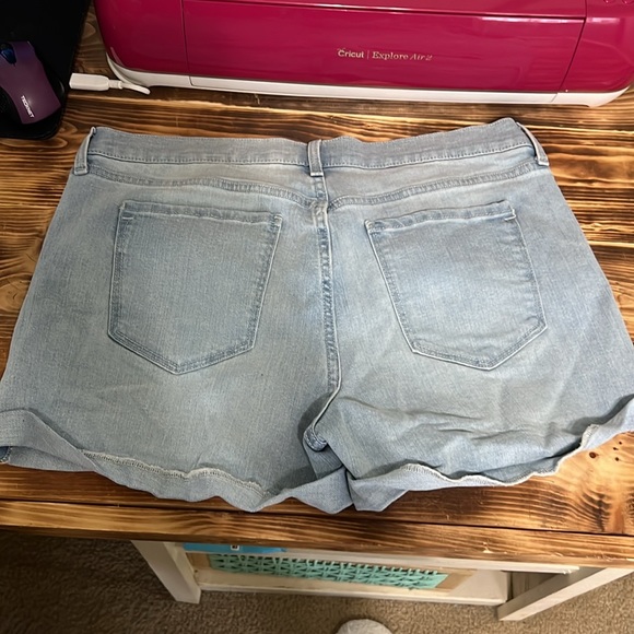 Size 14. Old Navy light washed shorts. GUC. - Picture 2 of 4